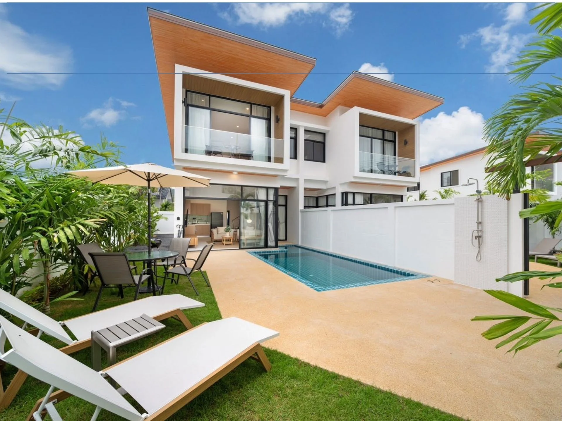 Современная вилла с частным бассейном и ландшафтным садом в Goldena City Gems Villas, Kamala