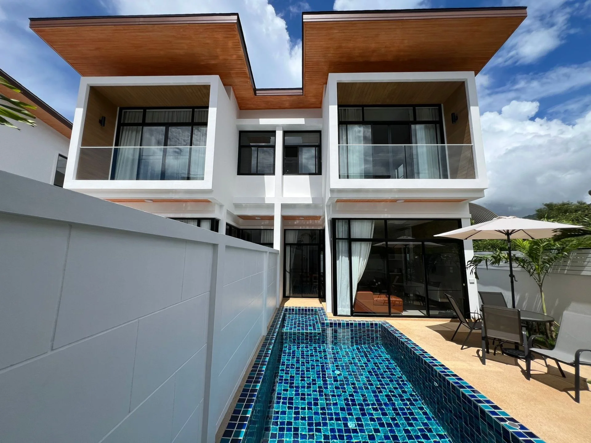 Architektur der Goldena City Gems Villas Doppelvilla mit privatem Pool, Kamala