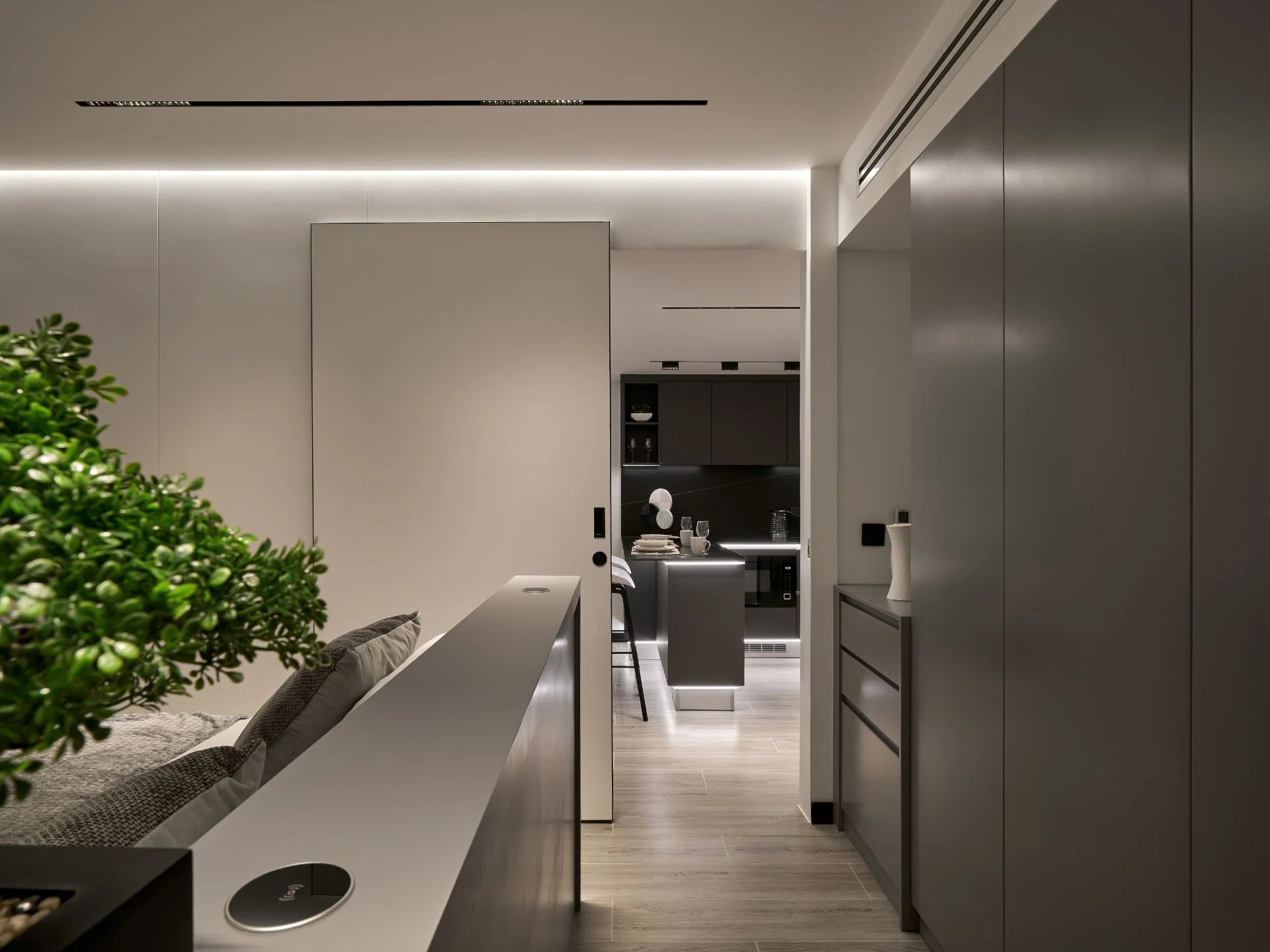 Открытая кухня и гостиная в 1-комнатной квартире Harmony Club Apartments, Rawai