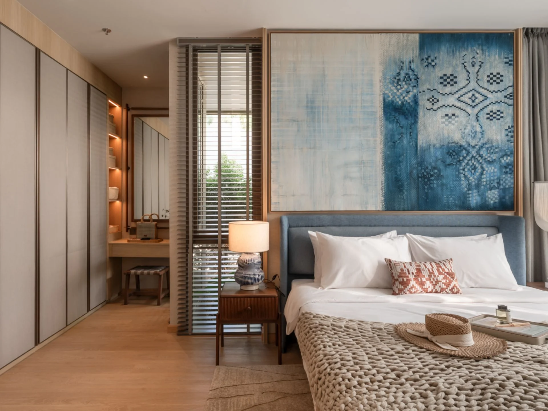 Camera da letto principale con zona spogliatoio in appartamento 2 camere a PEYLAA, Laguna